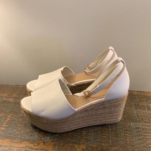 Refresh White Leather Wedges - Picture 3 of 5
